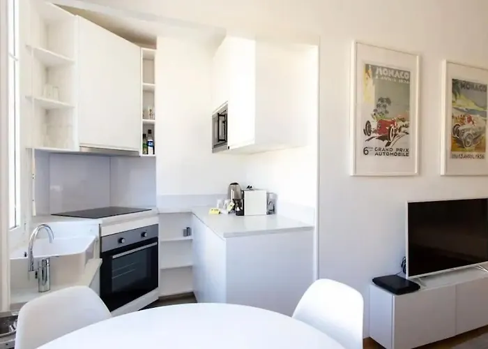 Charming Flat At Monaco's Edge